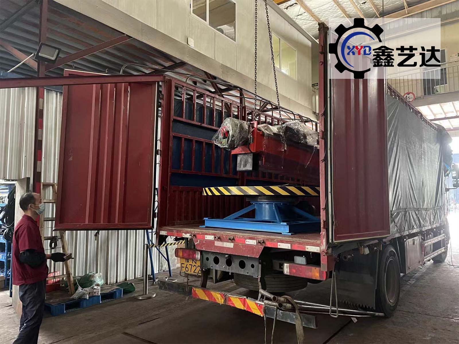 臨?？蛻簟竟I(yè)罐體拋磨機(jī)】順利發(fā)貨