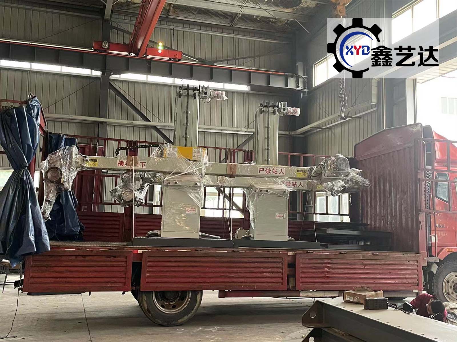 鑫藝達(dá)2臺罐體封頭一體拋光機(jī)發(fā)貨山東！