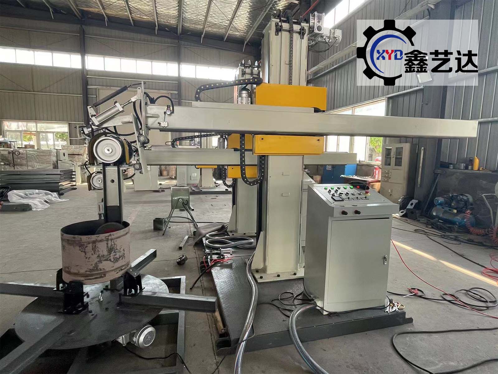 常用的筒體拋光機(jī)的性能和特點